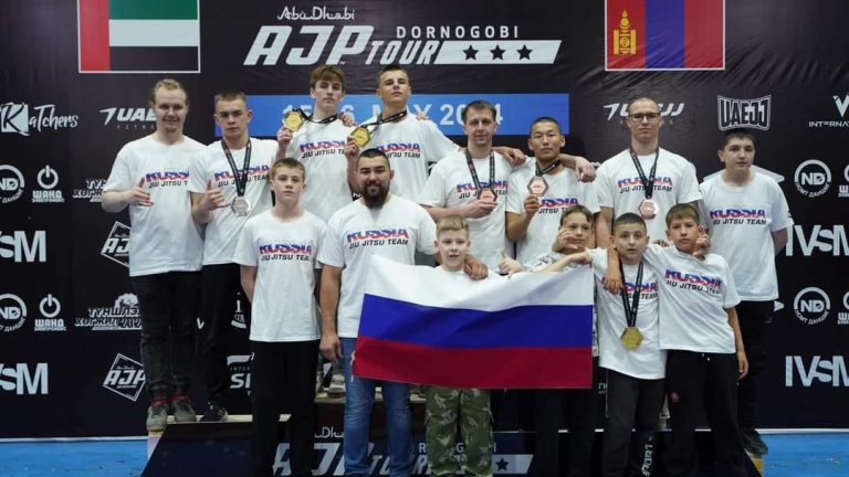 28 медалей завоевали спортсмены Иркутской области на международных турнирах по джиу-джитсу